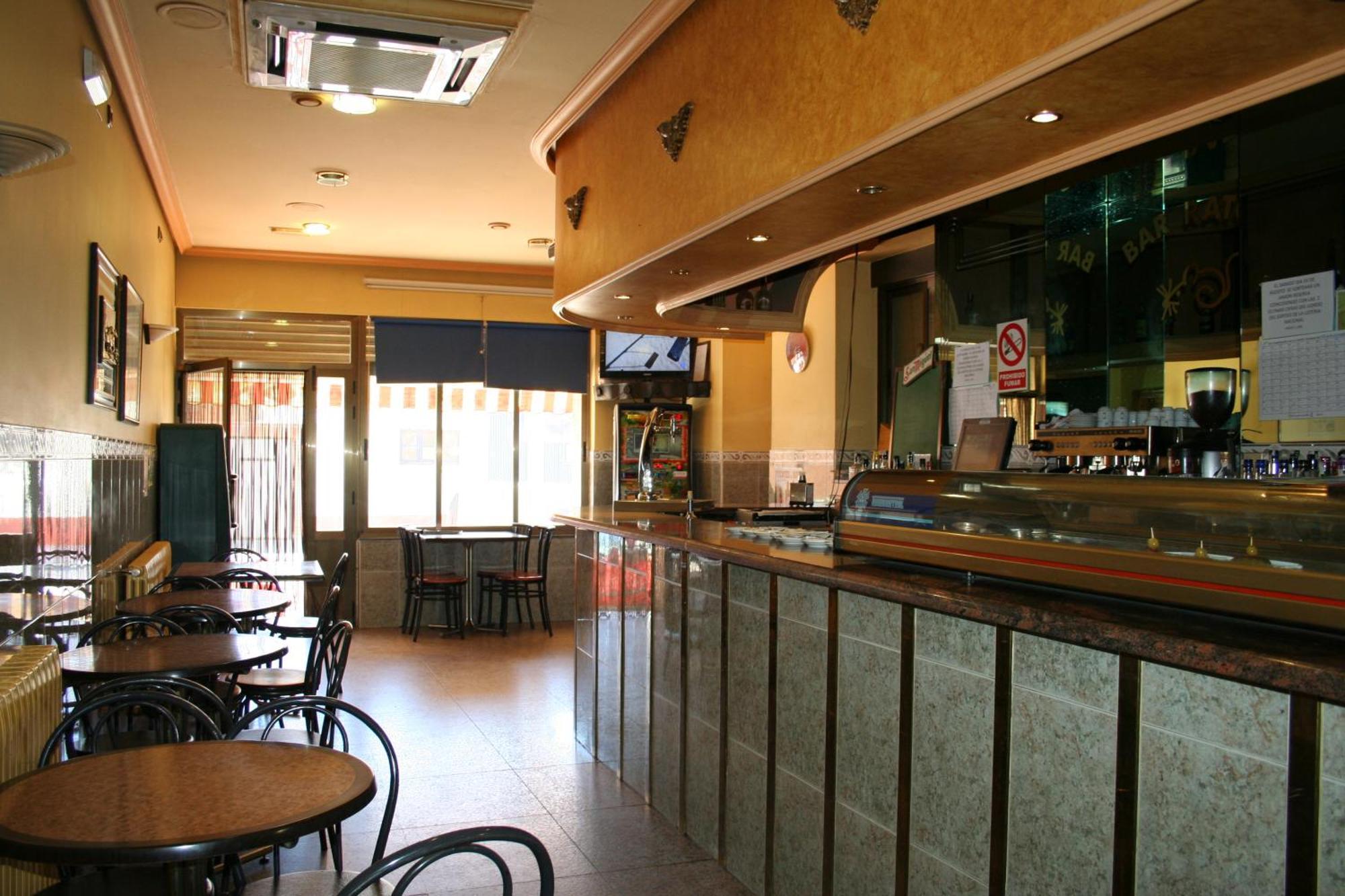 Hostal Restaurante Raton Paredes de Nava Eksteriør bilde